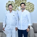 ఆటో నగర్ డెవలప్మెంట్ అసోసియేషన్ కార్యదర్శి సోడిశెట్టి సుబ్రహ్మణ్యం ఆధ్వర్యంలో ఆటోనగర్ సభ్యులు మరియు వెల్డింగ్ వర్కర్స్ మెకానిక్స్ రిలే నిరాహార దీక్షలో