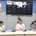 బంగ్లాదేశ్ లో చిక్కుకున్న మత్స్యకారుల కుటుంబ సభ్యులకు ఆర్థిక సహాయం అందజేసిన ఎమ్మెల్యే వంశీకృష్ణ శ్రీనివాస్ గారు మరియు బోట్ అసోసియేషన్ పెద్దలు*