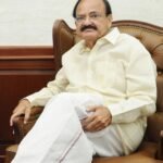 పోలీస్ స్టేషన్లో దొంగతనం దొంగల వద్ద రికవరీ చేసిన రూ.1.75 లక్షల ఫోను చోరీ చేసిన పోలీస్ డ్రైవర్