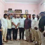 నూతన సర్పంచు గారిని ఘనంగా సన్మానించిన మామిడిమాడ ఉన్నత పాఠశాల ప్రధానోపాధ్యాయులు ఉపాధ్యాయ బృందం