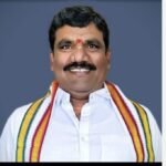 కొండగట్టు ఆలయంలో అర్చకుల నిరసన ఈవో వైఖరిపై నిరసనకు దిగిన ప్రధానార్చకులు