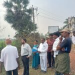 నిరుపేద కుటుంబానికి 1, లక్ష రూపాయలు ఆర్థిక సహాయం అందచేసిన కాంగ్రెస్ పార్టీ నాయకులు