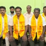 రాజికియ ప్రముఖులకు శివరాత్రి ఆహ్వానపత్రిక అందజేసిన ట్రస్ట్ బోర్డ్ మెంబర్