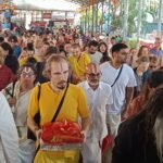 ముక్కంటిశునికి ముత్యాల సొబగులు-స్వామి, అమ్మవార్లకు ముత్యాల కవచాలు విరాళం