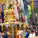 శ్రీపాద సేవకులకు రూ..2,లక్షల దుస్తులు విరాళం