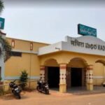 శివునికి అభిషేకం విదేశీయ మహిళలు భజనలు