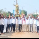 ఖమ్మం వెలుగుమట్లలో భూదాన్ భూముల వివాదం: పేదల గుడిసెల కూల్చివేతపై కన్నీటి కథనం