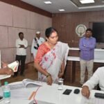 ఇంటర్నేషనల్ ఫ్లీట్ రివ్యూ కోసం విశాఖకు రాష్ట్రపతి ద్రౌపదీ ముర్ము -స్వాగతం పలికిన డిప్యూటీ సీఎం పవన్ కళ్యాణ్