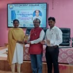 గ్రామీణ ప్రాంతాలకు 3 లక్షల ఇండ్లు మంజూరు చేయండి కేంద్ర వ్యవసాయ, గ్రామీణాభివృద్ధి శాఖ మంత్రి శివరాజ్ సింగ్ చౌహాన్కు మంత్రి పొంగులేటి శ్రీనివాస్ రెడ్డి విజ్ఞప్తి పేదల సొంతింటి కల నెరవేర్చడం రాష్ట్ర ప్రభుత్వ ప్రధాన సంకల్పం