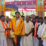 వైఎస్సార్ ఘాట్ వద్ద షర్మిలతో కలిసి వై.యస్.ఆర్.కి అంజలి ఘటించిన తలపా దామోదరం రెడ్డి