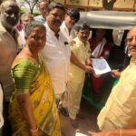 విద్యార్థులకు రాత సామాగ్రి బహుకరించిన గురుమిత్ర ఫౌండేషన్