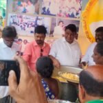 సేవా దృక్పథం అభినందనీయం-కొత్తపేటలో చలివేంద్రం ప్రారంభించిన సీఐ