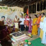 శివయ్యను దర్శించిన సినినటి మీనాక్షి చౌదరి