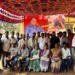 నిరుపేద గిరిజన కుటుంబానికి మెట్టుకూరు బ్రదర్స్ ఆర్థిక సాయం