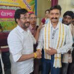 రంజాన్ ఇఫ్తార్ విందులో పాల్గొన్న ప్రజాప్రతినిధులు సిపిఎం మండల కార్యదర్శి ఆలంపల్లి నర్సింహా ఆధ్వర్యంలో హైమద్ నివాసంలో ఏర్పాటు