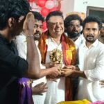 ట్రైబల్ కళాశాల విద్యార్థినులకు బహుమతులు అందించిన యంగ్ ఎంప్లాయీస్ సంస్థ