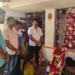 వాగివేడులో రవి ఆచారి కుటుంబానికి మాజీ ఎమ్మెల్యే పరామర్శ