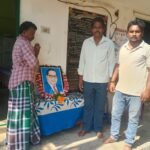 డాక్టర్ బి ఆర్. అంబేద్కర్ విగ్రహం ని శుద్ధి చేసిన ఖమ్మం టూ టౌన్ బీజేపీ నాయకులు