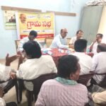 మహాత్మ జ్యోతిరావు పూలే జయంతి సందర్భంగా నేతల ఘన నివాళులు