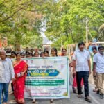 మందాభి ఓబుల్ రెడ్డి కుటుంబాన్ని పరామర్శించిన పెద్దిరెడ్డి రామచంద్రారెడ్డి, పర్వతరెడ్డి చంద్రశేఖర్ రెడ్డి