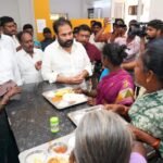 ప్రభుత్వ బోర్డు మాయం అధికారులు ఉన్నట్ట,లేనట్టా…! నిద్ర మత్తులో అధికారులు