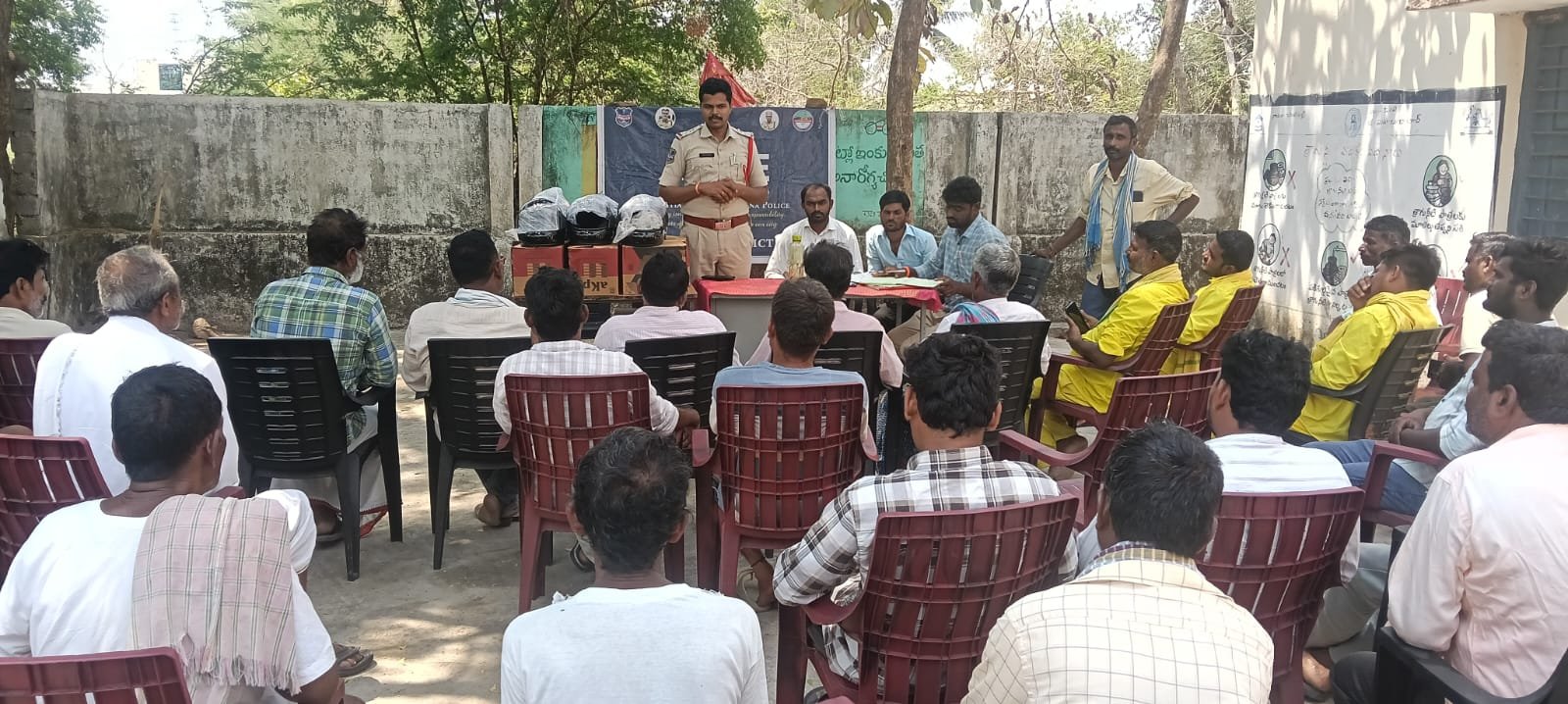 Arrive..Alive కార్యక్రమం నిర్వహించిన శిరోల్ ఎస్సై గండ్ర సతీష్ గారు