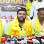 మహానాడు వేళ శ్రీకాళహస్తిలో టీడీపీ పసుపు జెండా ఆవిష్కరణ