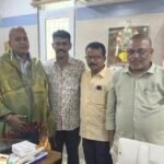 టెన్త్ టాపర్ నివేదితకు మంత్రుల చేతుల మీదుగా నగదు బహుమతి