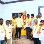 నూతన ఎస్సై జంపనీకుమారును సన్మానించిన టిడిపి ఎక్స్ కౌన్సిలర్లు