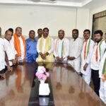 ఆలయం కూల్చివేతపై విచారణ చేపట్టిన పోలీస్ మరియు మున్సిపల్ అధికారులు