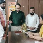వర్షాల నష్టానికి రైతులకు అండగా ఎమ్మెల్యే అరవ శ్రీధర్