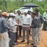 ప్రమాదంలో కాళ్లు కోల్పోయిన లారీ డ్రైవర్‌కు అండగా నిలిచిన ఆచంటి కోటేశ్వరరావు