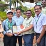బస్టాండ్ పక్కనే ప్రమాద గుంత… నెలరోజులుగా నిర్లక్ష్యం!