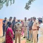 ప్రొద్దుటూరు: కంపచెట్లల్లో మహిళ డెడ్ బాడీ..!