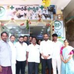మరో మహిళ తో సిఐ చిన్న మల్లయ్య సాన్నిహితం.