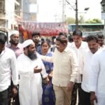 హెల్మెట్ లేకుండా ప్రయాణం… ప్రాణాలతో చెలగాటం!
