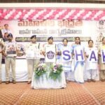 మహారాష్ట్రలో రోడ్డెక్కిన ఉల్లి రైతులు