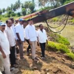 పెట్రోల్, డీజిల్ ధరల పెంపును వెంటనే తగ్గించాల ని సిపిఐ ఆధ్వర్యంలో ధర్నా వడ్ల కొనుగోళ్లలో రైతులను ఇబ్బంది పెట్టొద్దు