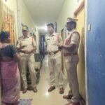 ఆలయం కూల్చివేతపై విచారణ చేపట్టిన పోలీస్ అధికారులు