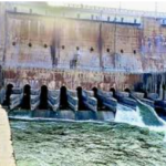 వేడి వానలతో రైళ్ల రాకపోకలకు అంతరాయం