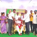 రైతులు పండించిన పంటలకు గిట్టుబాటు ధర ఇవ్వాలని పెంచిన పెట్రోల్ డీజిల్ ధరలు తగ్గించాలని డిమాండ్