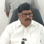 ఇంట్లో పేలిన ఏసీ.