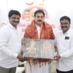 శ్రీకాళహస్తి జనసేన కార్యాలయ ప్రారంభోత్సవానికి మంత్రి నాదెండ్ల మనోహర్‌కు ఆహ్వానం