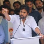 ఏన్కూరు మండలంలో గాలి వానలను సైతం లెక్కచేయకుండా విధులు నిర్వర్తిస్తున్న విద్యుత్ సిబ్బంది*