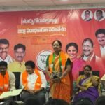 తెల్ల వెన్ను గద్ద విద్యుత్ తీగ తగిలి మృతి