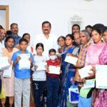 മുഖ്യമന്ത്രിയുടെ ദുരിതാശ്വാസ നിധി ചെക്കുകൾ സമർപ്പിക്കൽ*