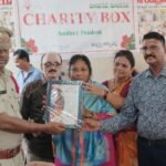 सभी को मानवता के साथ प्रतिक्रिया देनी चाहिए और सेवा कार्यक्रमों में भाग लेना चाहिए।