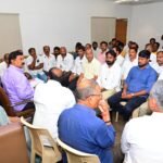എല്ലാവരും മനുഷ്യത്വത്തോടെ പ്രതികരിക്കുകയും സേവന പരിപാടികൾ ഏറ്റെടുക്കുകയും വേണം.
