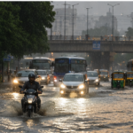 दिल्ली की बारिश ने शहर के जनजीवन को अस्त-व्यस्त कर दिया।