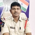 Motorists should be careful: Atmakur CI Gangadhar